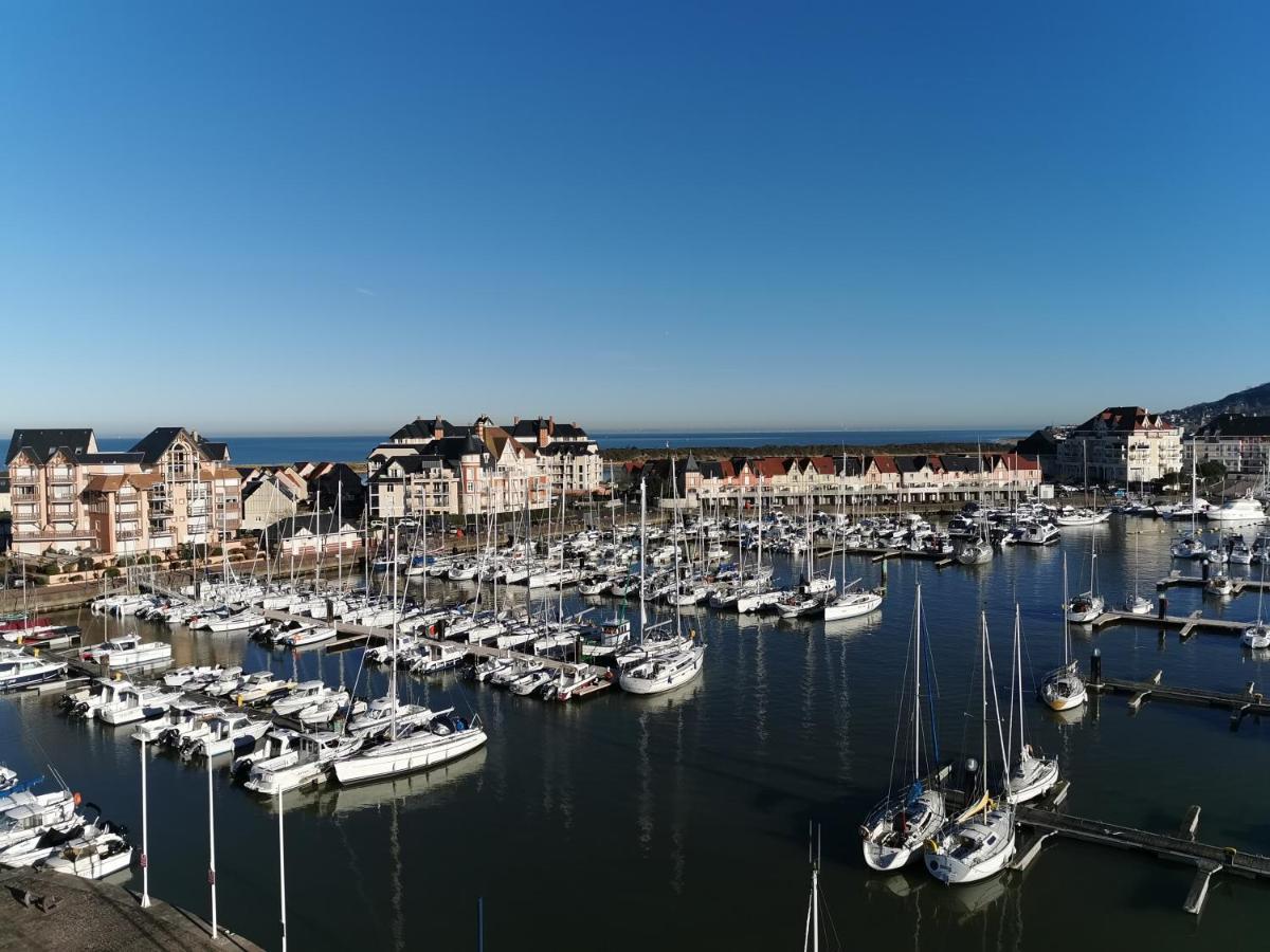 2 Pieces Front De Mer Ensoleille Et Calme Acces Direct Plage Cabourg Exterior photo