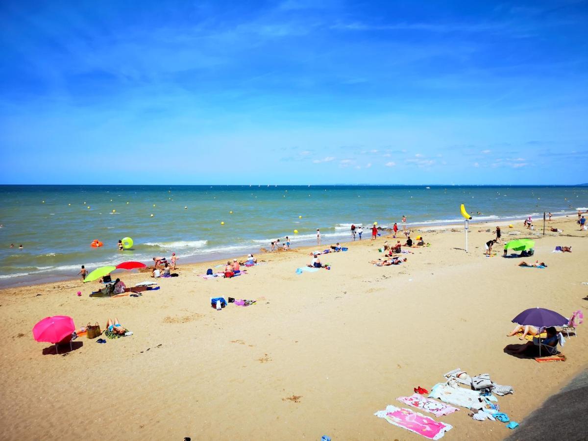 2 Pieces Front De Mer Ensoleille Et Calme Acces Direct Plage Cabourg Exterior photo
