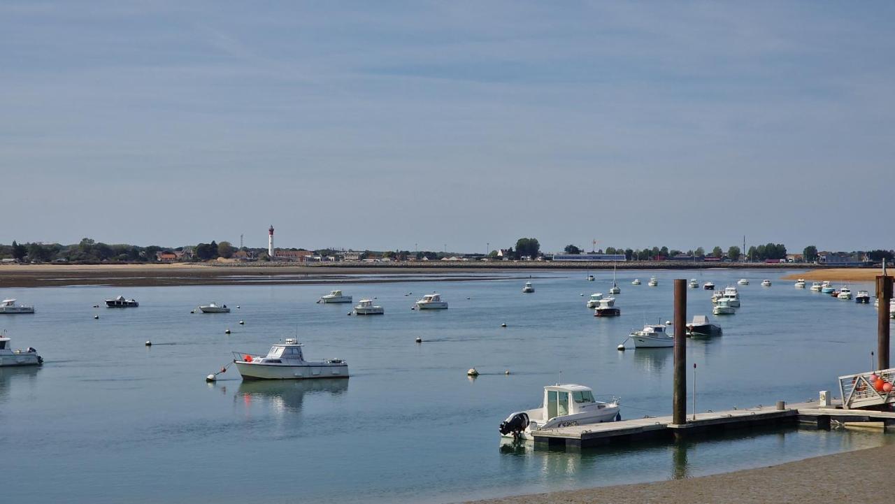 2 Pieces Front De Mer Ensoleille Et Calme Acces Direct Plage Cabourg Exterior photo